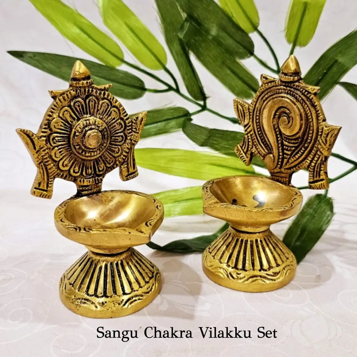 Sangu Chakra Brass Vilakku / Diya with Base - secondary