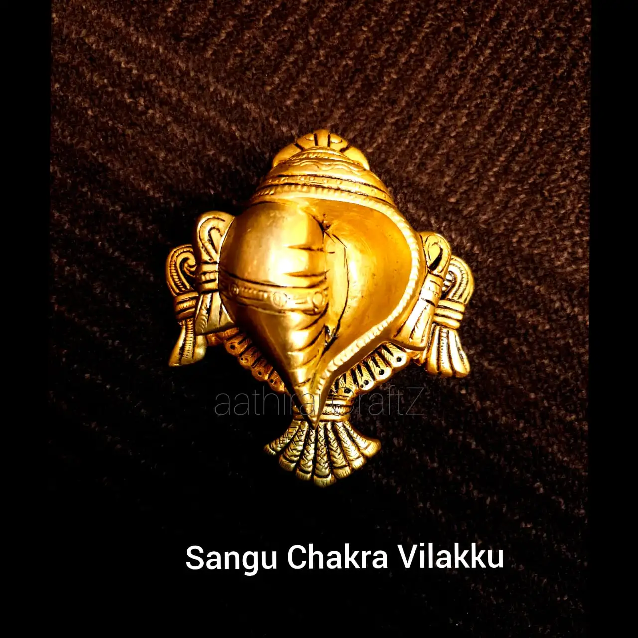 Shell Statue Sangu Chakra VilakkuThingal Essentials LLP