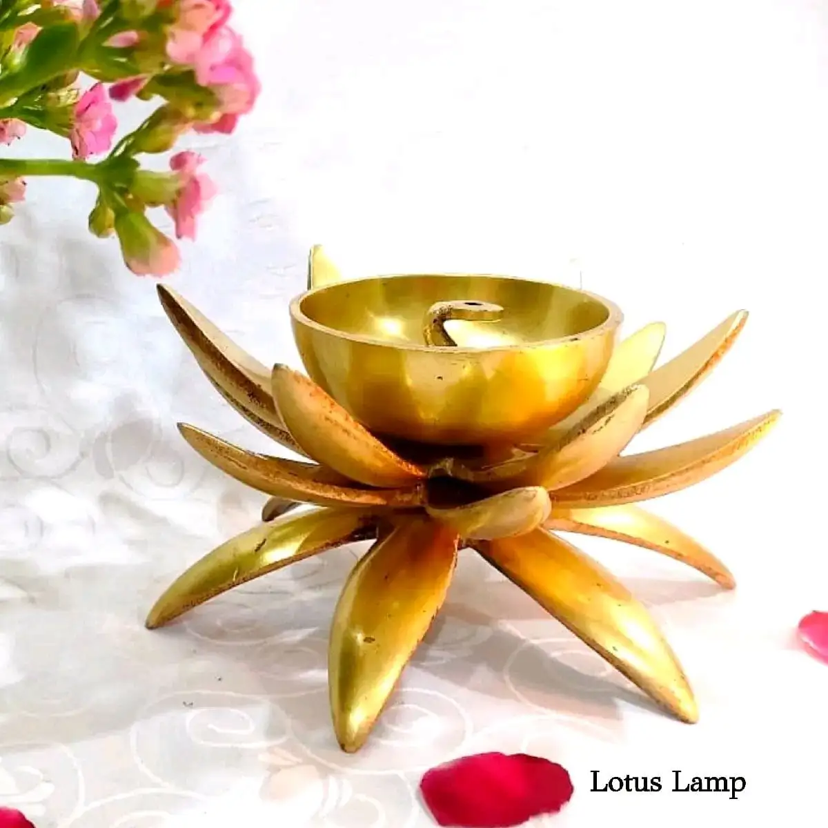 Big Lotus Vilakku / Lamp Brass Antique Finish - secondary