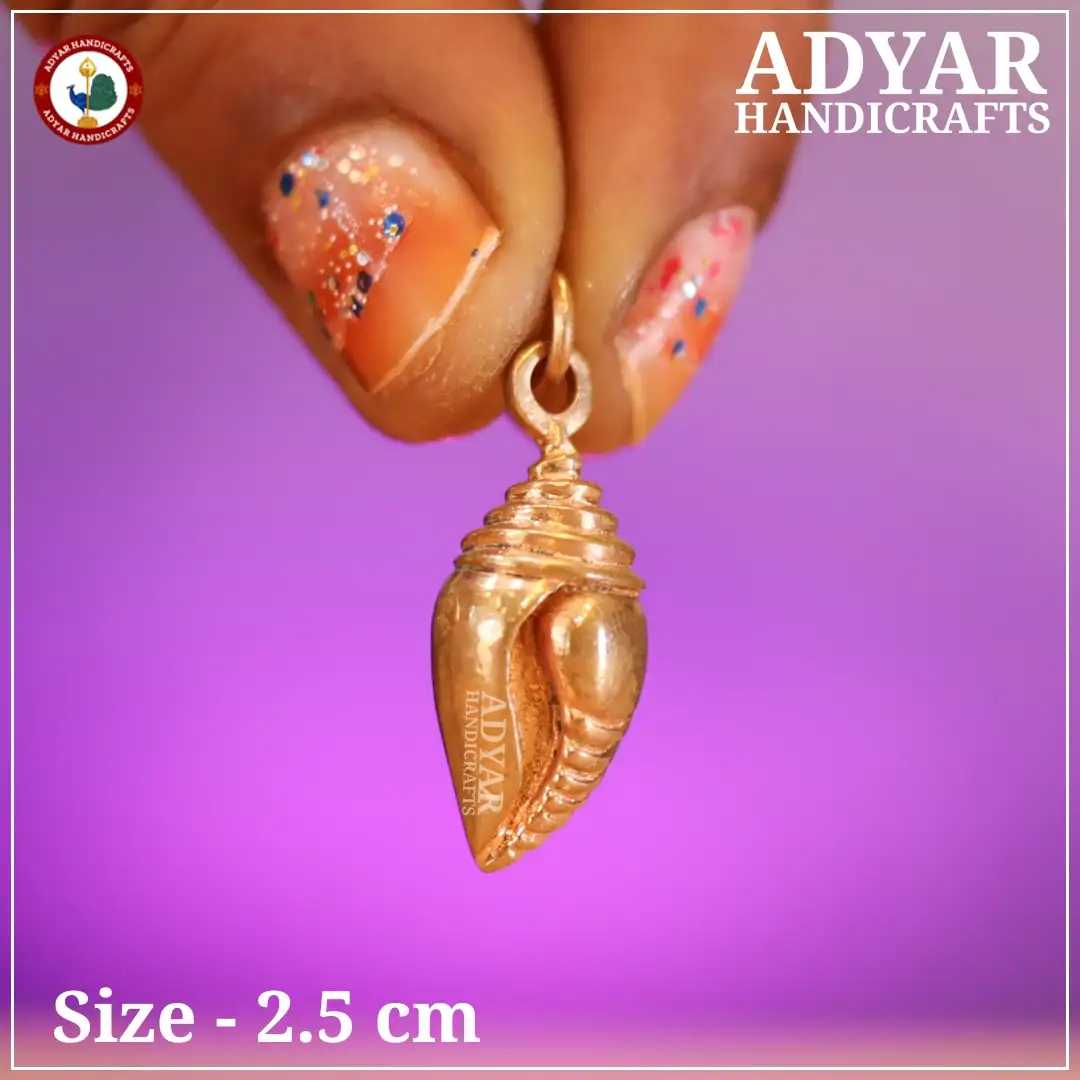 Sangu PendentAdyar Handicrafts