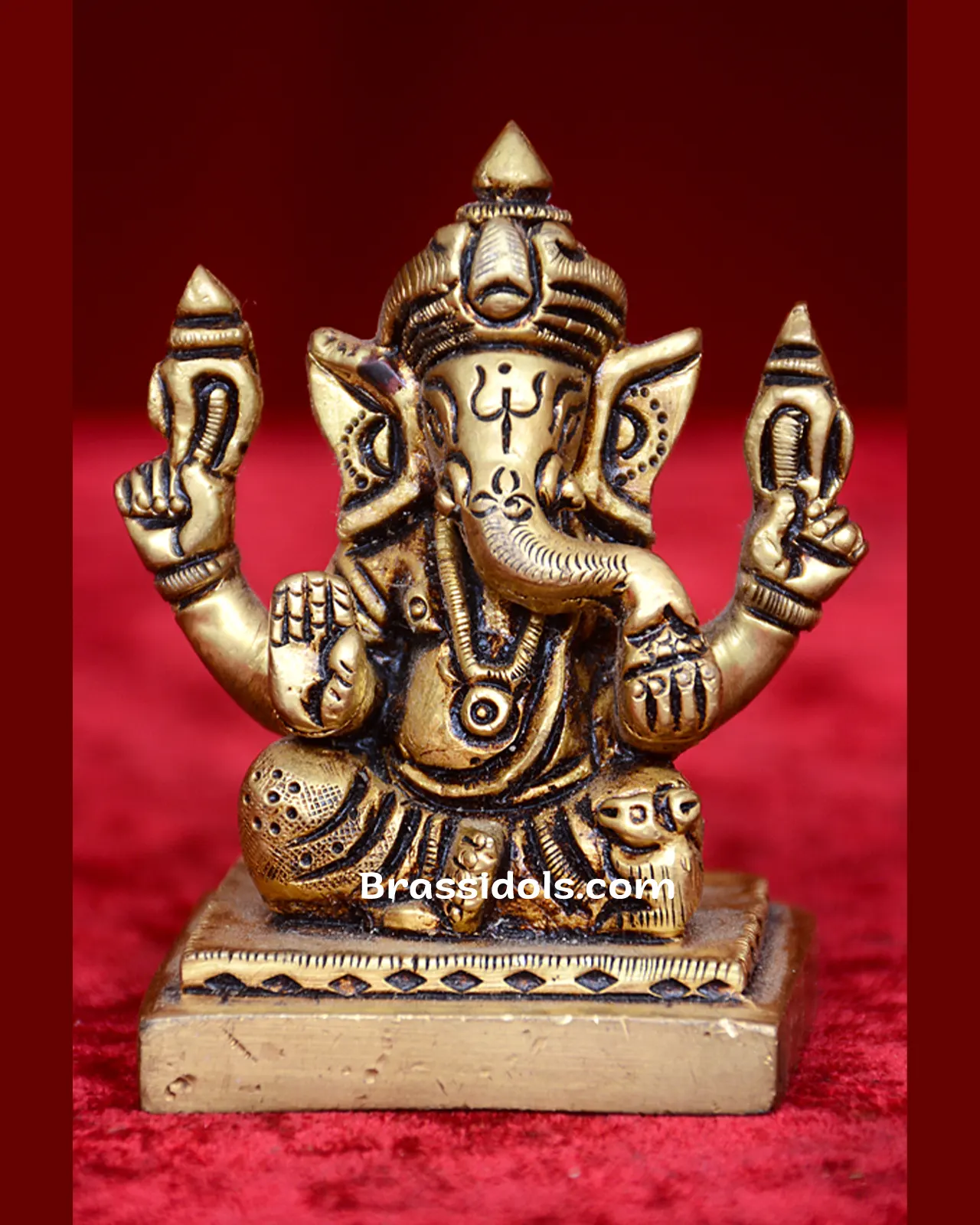 Brass small sitting Ganesh idol - 2.5 inches