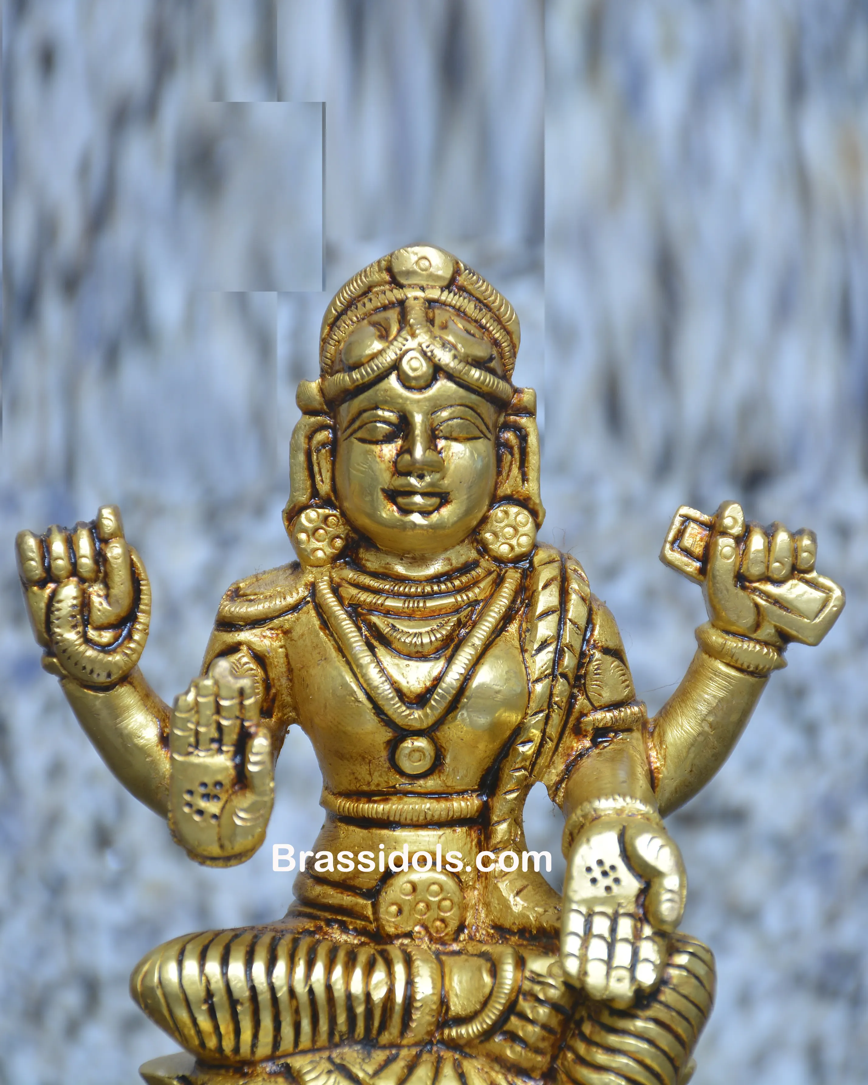 SQUARE BASE SITTING BALAMBIKA - secondary