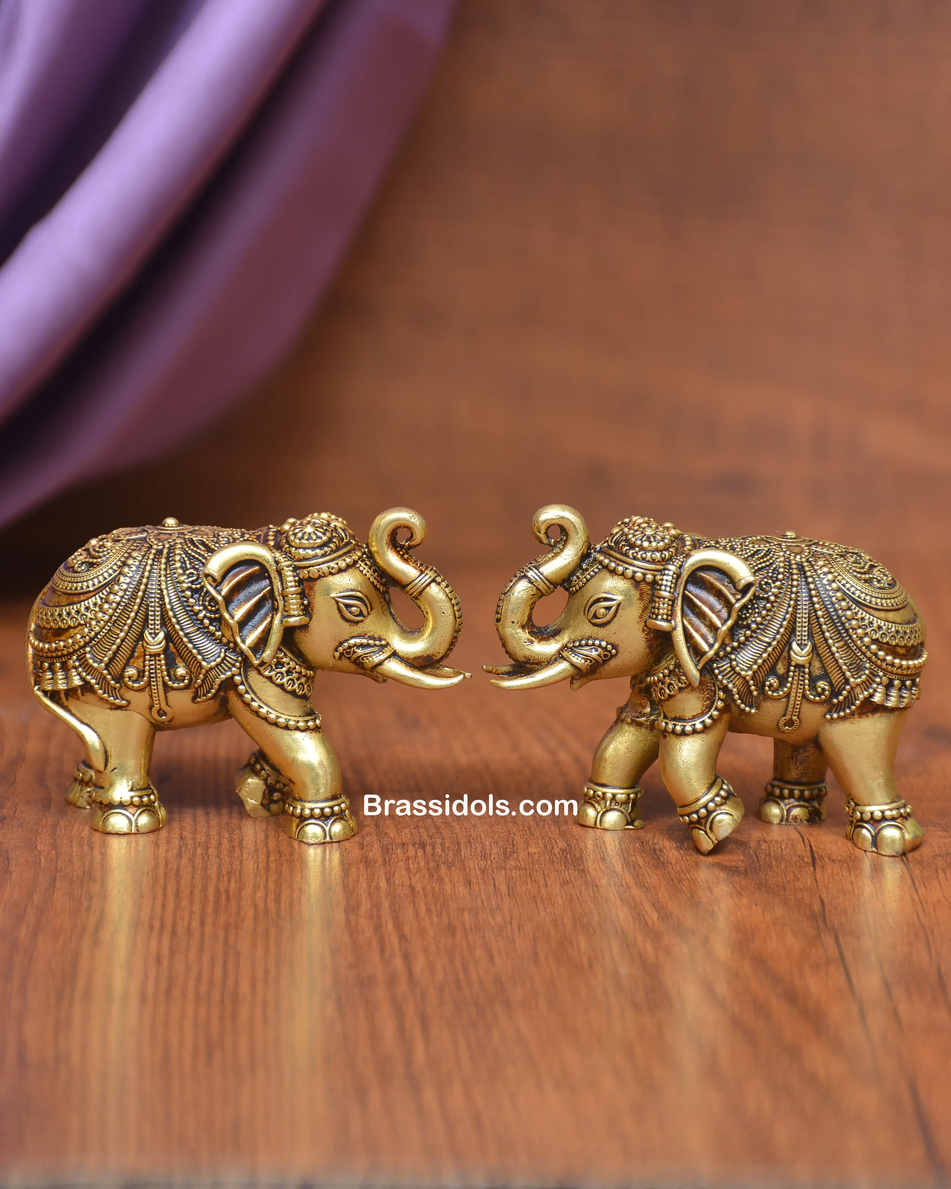LIGHT WEIGHT BRASS DESIGN ELEPHANTBrass Idols
