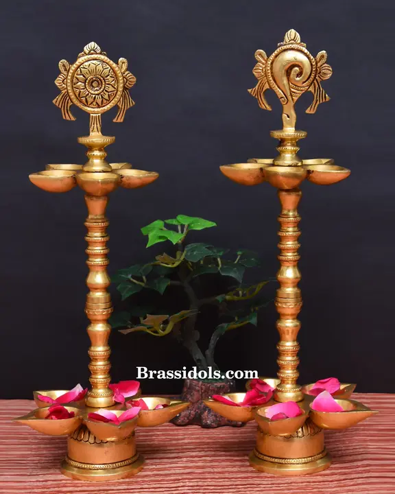 Standing Shank chakra diya