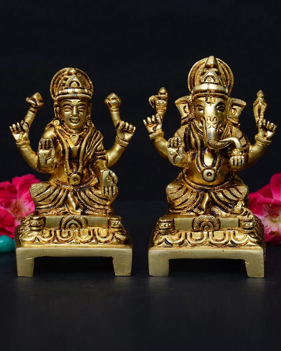 Choki Laxmi Ganesh Sitting