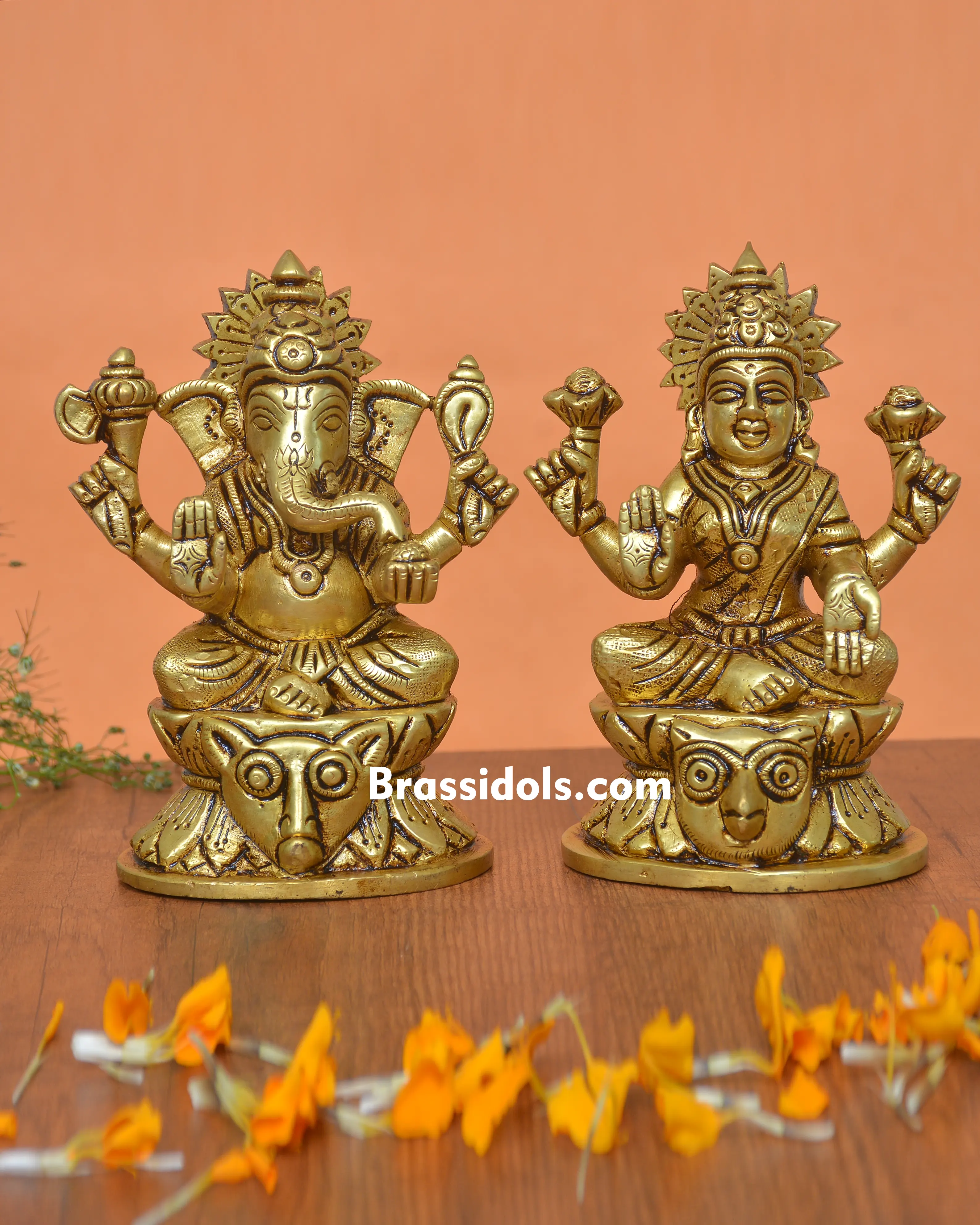 Oval Base Lakshmi Ganesh Idol - 2.00 kg