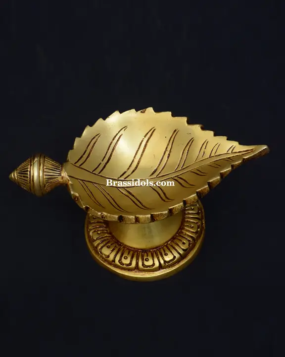 Leaf Vilakku Large - secondary