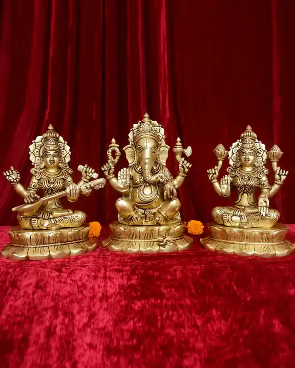 Laxmi Ganesh Oval Base