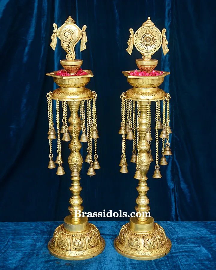 Standing Shnak Chakra Lamp