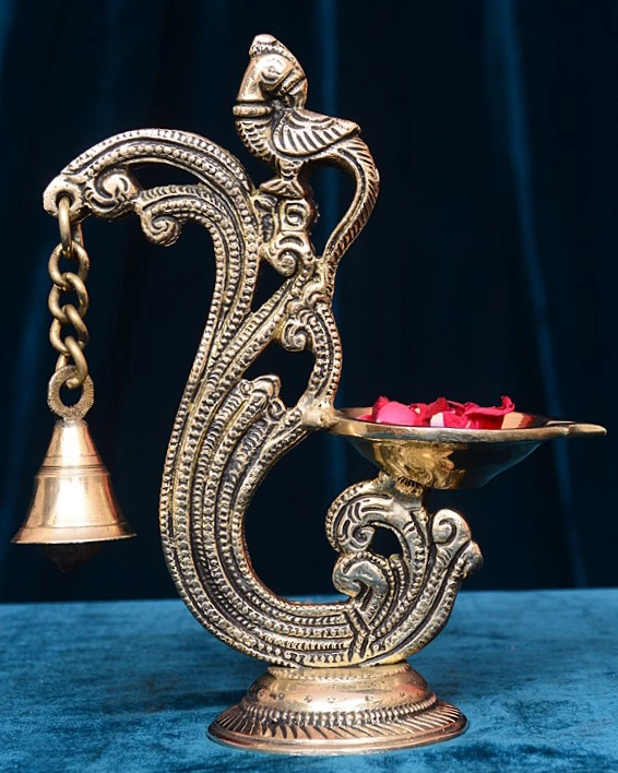 Gold Base Anna Deepak