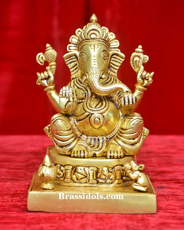 Om Siddhi Vinayakar 2.200 kg