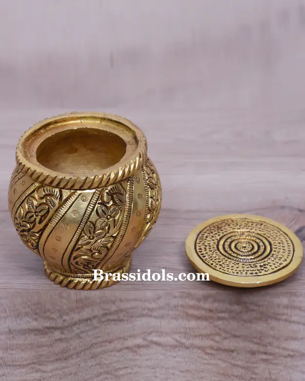 Kubera Paanai - secondary