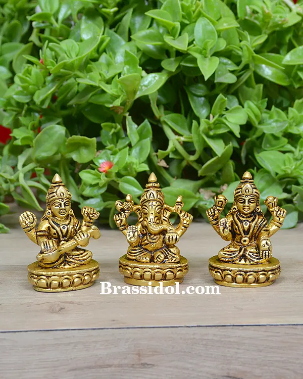 Lakshmi Ganesh Oval Base 700gm