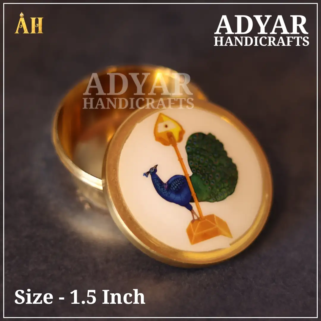 Velum mayilum Kungumachimizh