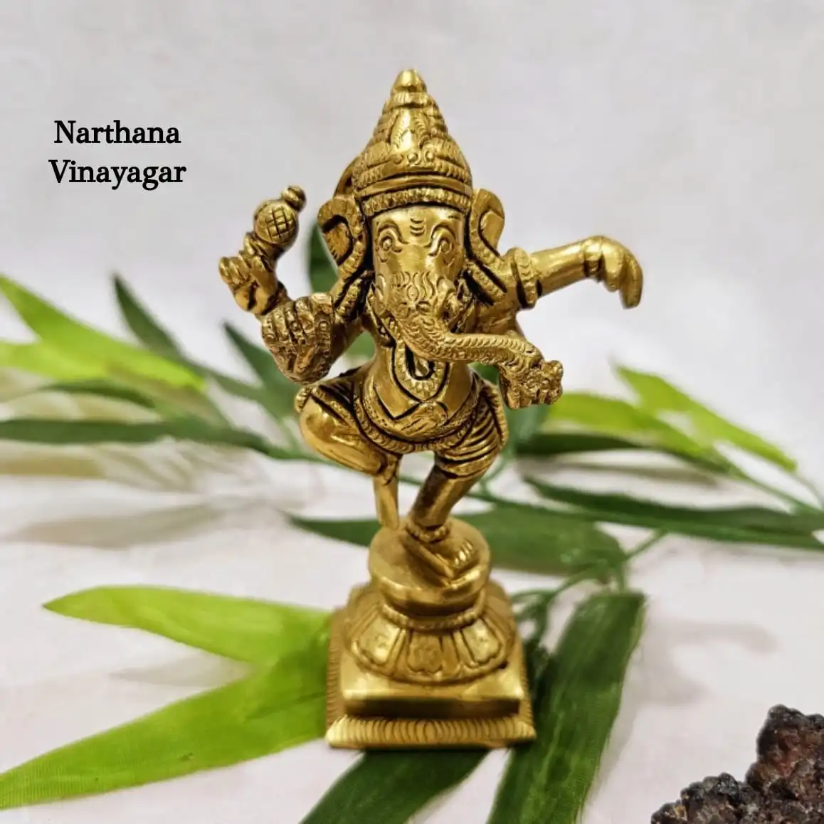 Narthana Ganapathi
Brass Antique Finish
God Vinayagar / Ganesha Sculpture - secondary