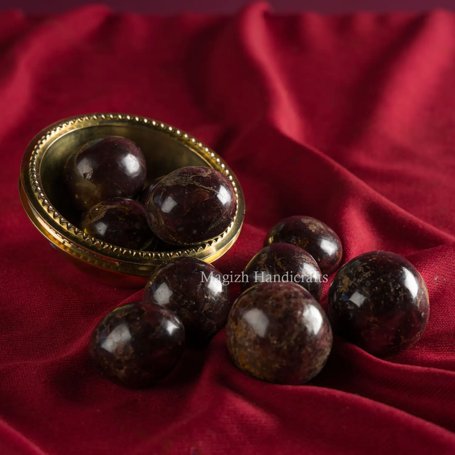 Garnet tumble stones - image 2