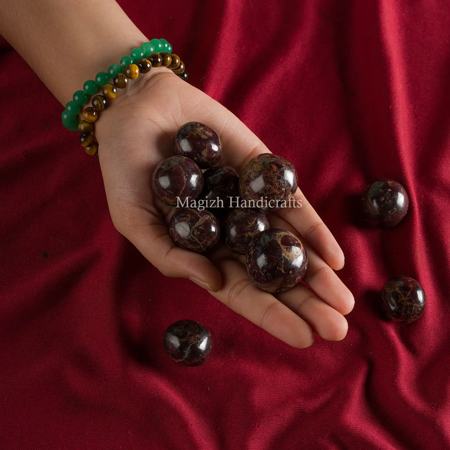 Garnet tumble stones - image 3