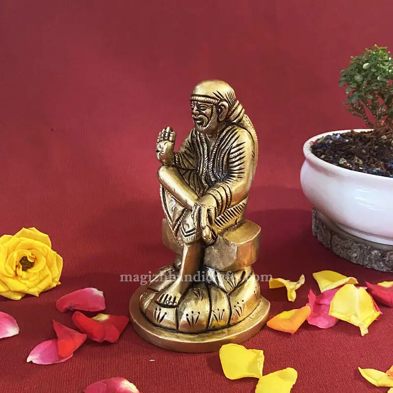 4.5 inches Brass Sai Baba idol - SC - secondary
