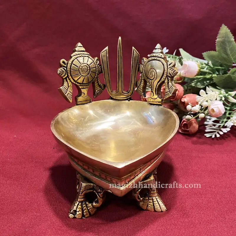 Small Brass Sangu Chakra Namam lamp - SC