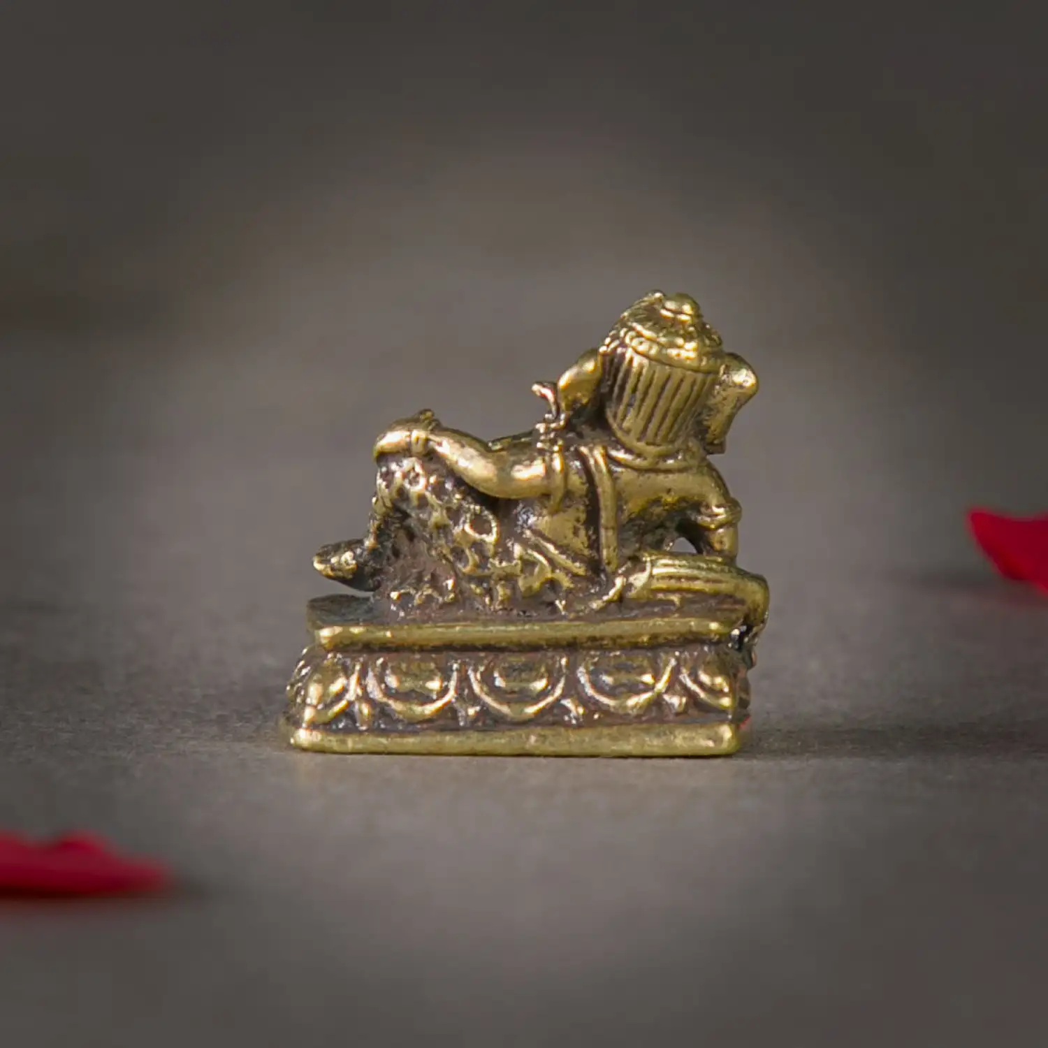 1 inch mini Cool sitting Sofa Ganesha Idol - image 3