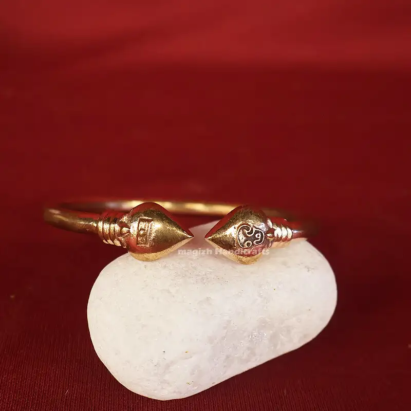 Two vel Aimpon Kaappu