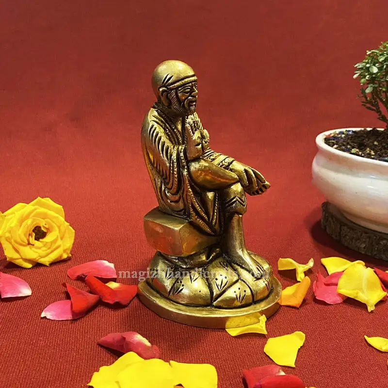 4.5 inches Brass Sai Baba idol - SC - image 3
