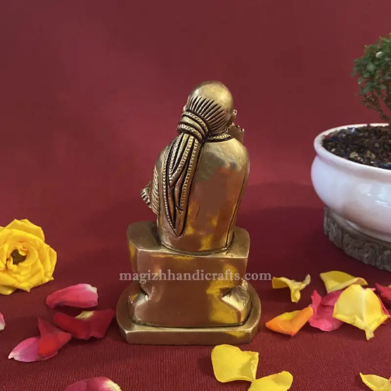 4.5 inches Brass Sai Baba idol - SC - image 4