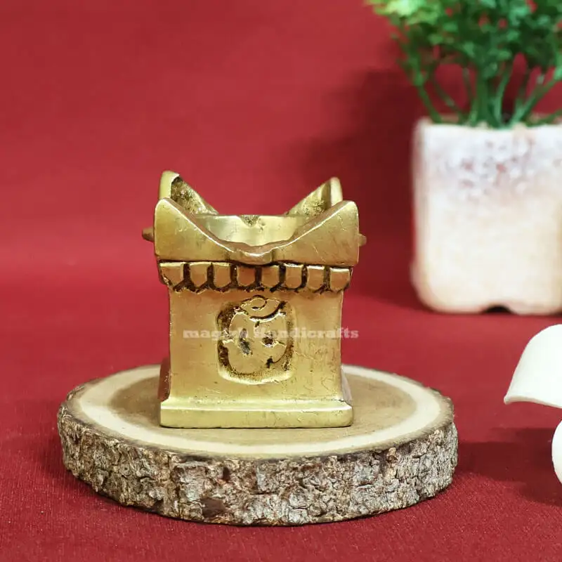2 inches Brass Thulasi maadam Lamp