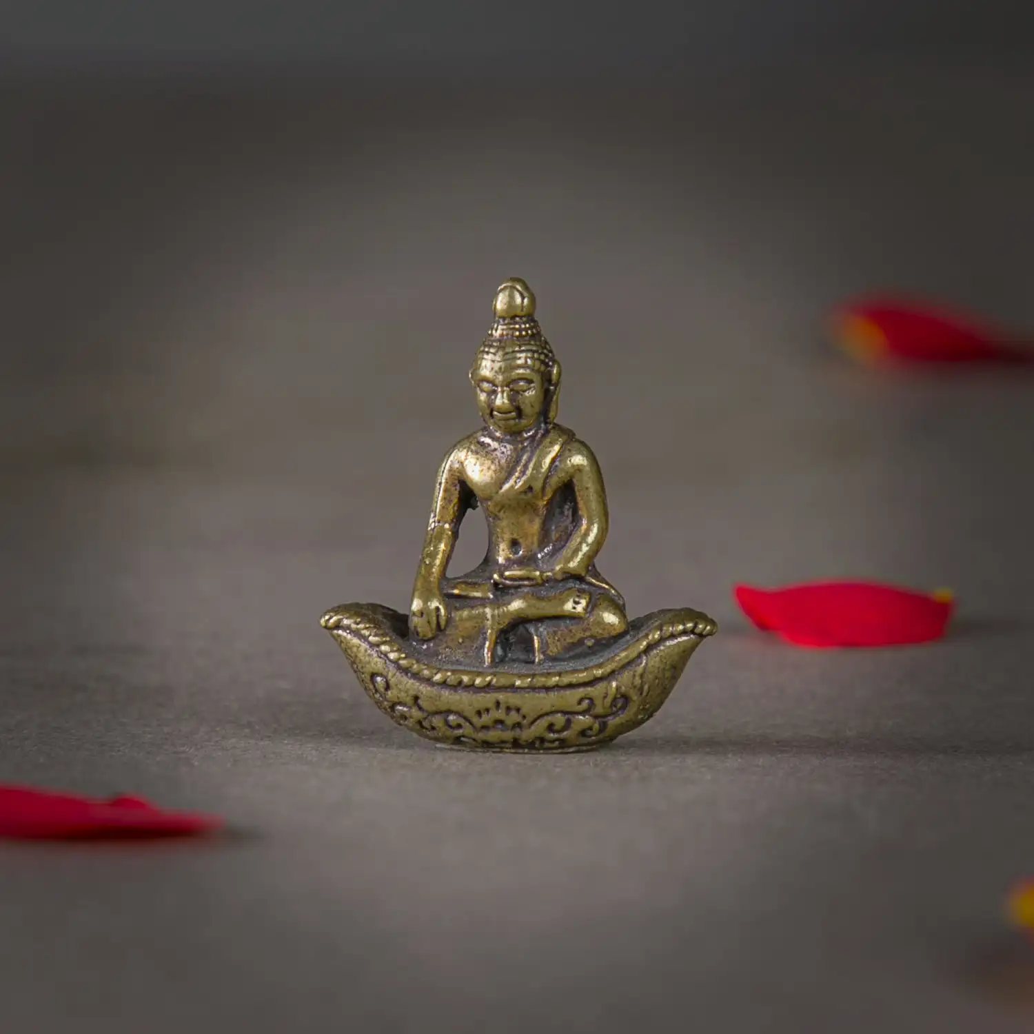 1 inch Brass miniature Boat Petam Budha  idol - image 1