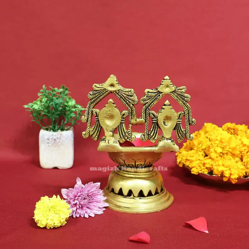 6 inches Brass Sangu and Chakram Lamp - image 3