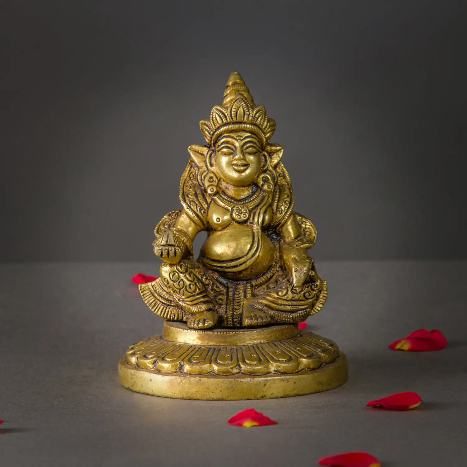 4.5 inches Kuberar round Base idol