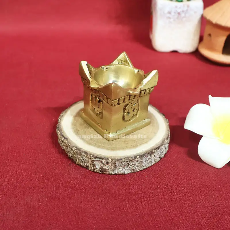 2 inches Brass Thulasi maadam Lamp - image 3