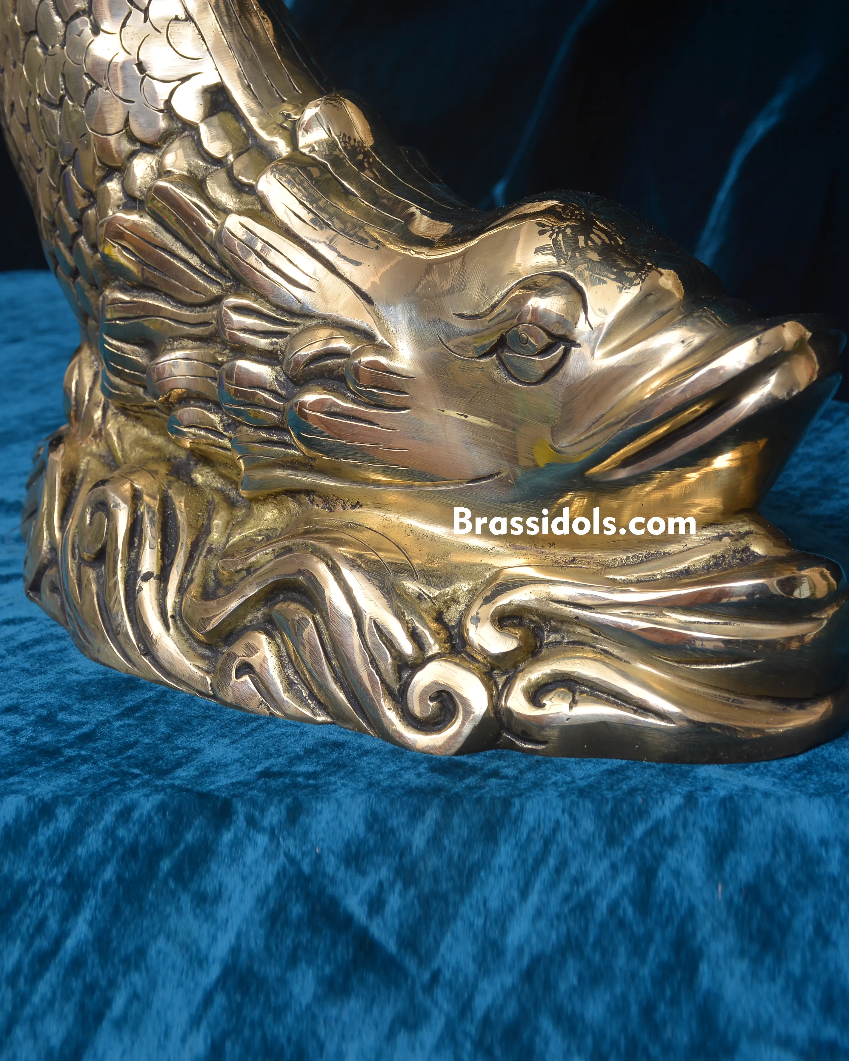 BIG FIST JALLI STOOL WITH BELLS - image 3
