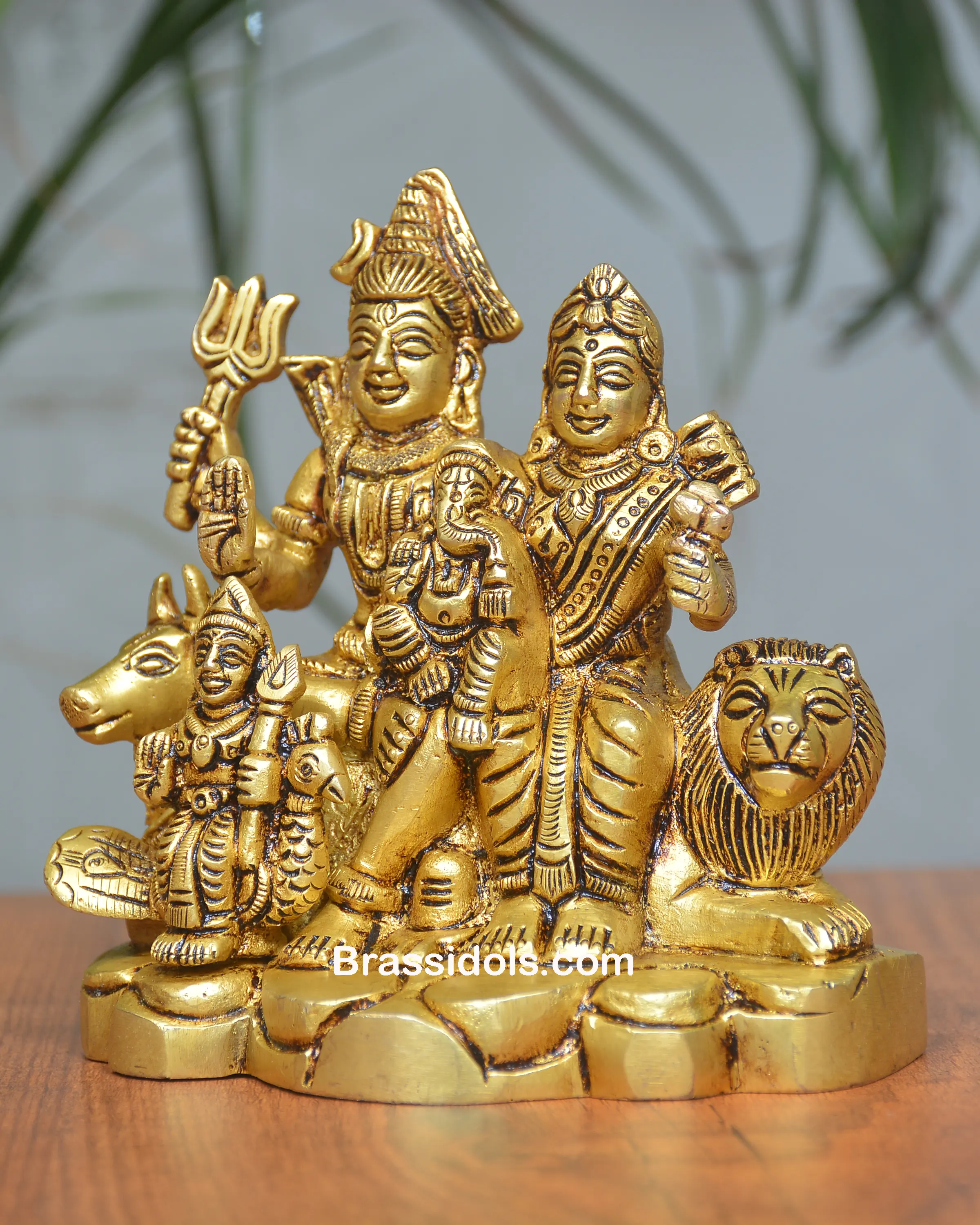 SITTING SHIV FAMILY IDOL - image 4