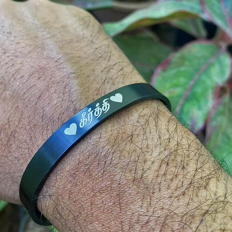 Free size Premium quality Stainless Steel Bracelet with lock - Black