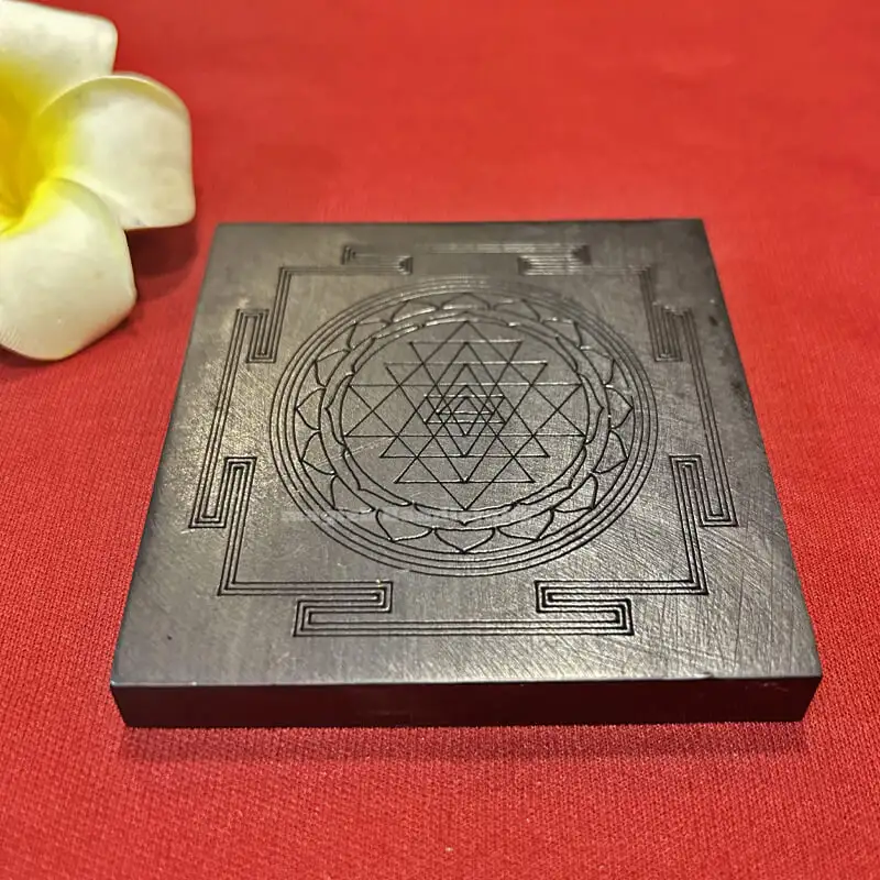 Original karungali Shree chakram Enthiram 3 inches